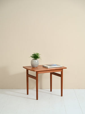 Coffee table vintage in teak