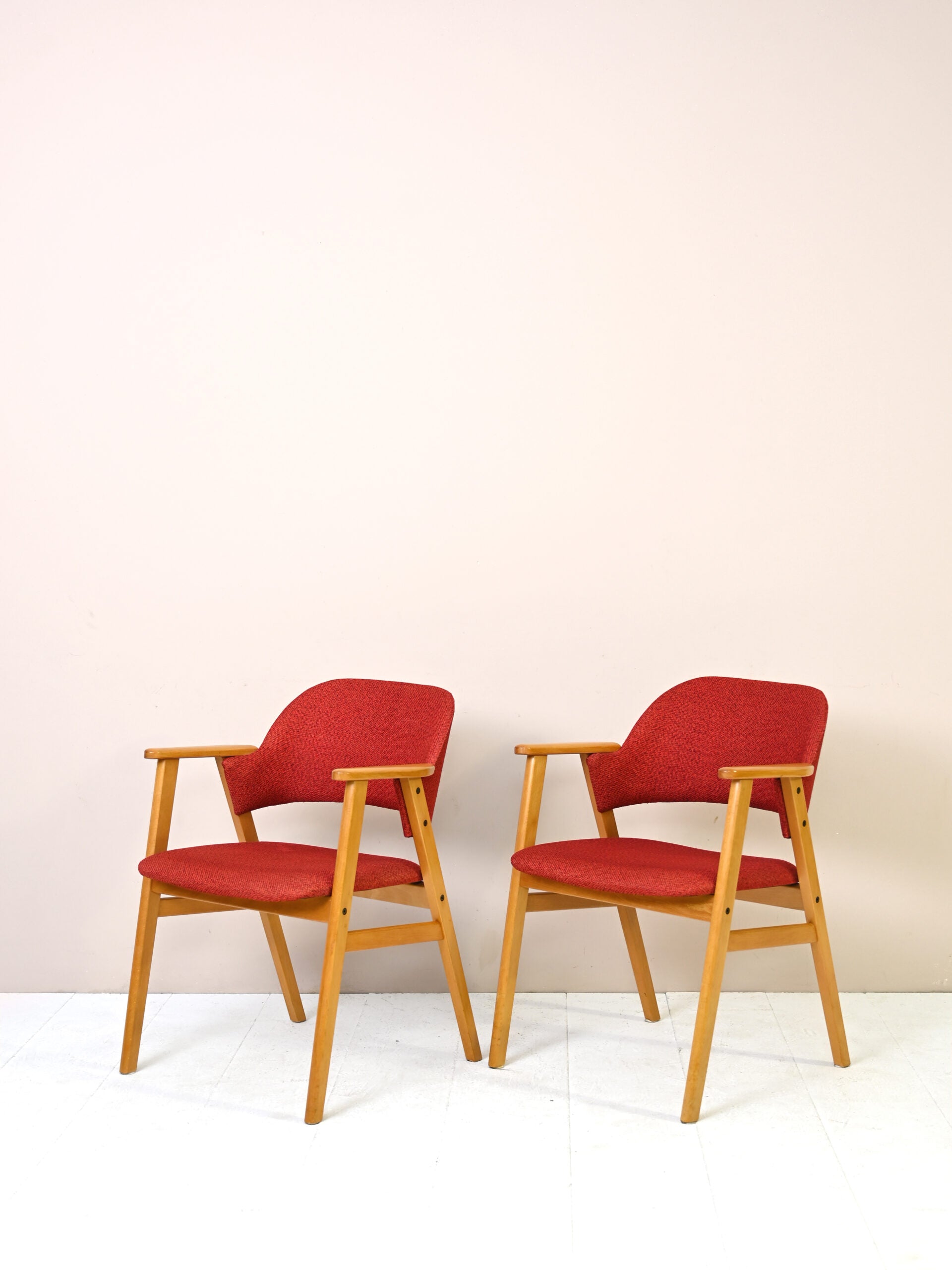 Coppia di poltroncine vintage nordiche 13