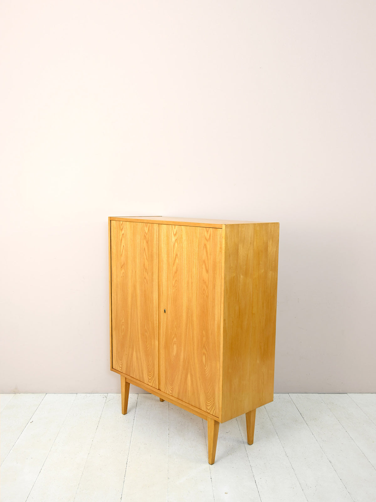 Mobile credenza vintage con doppia anta