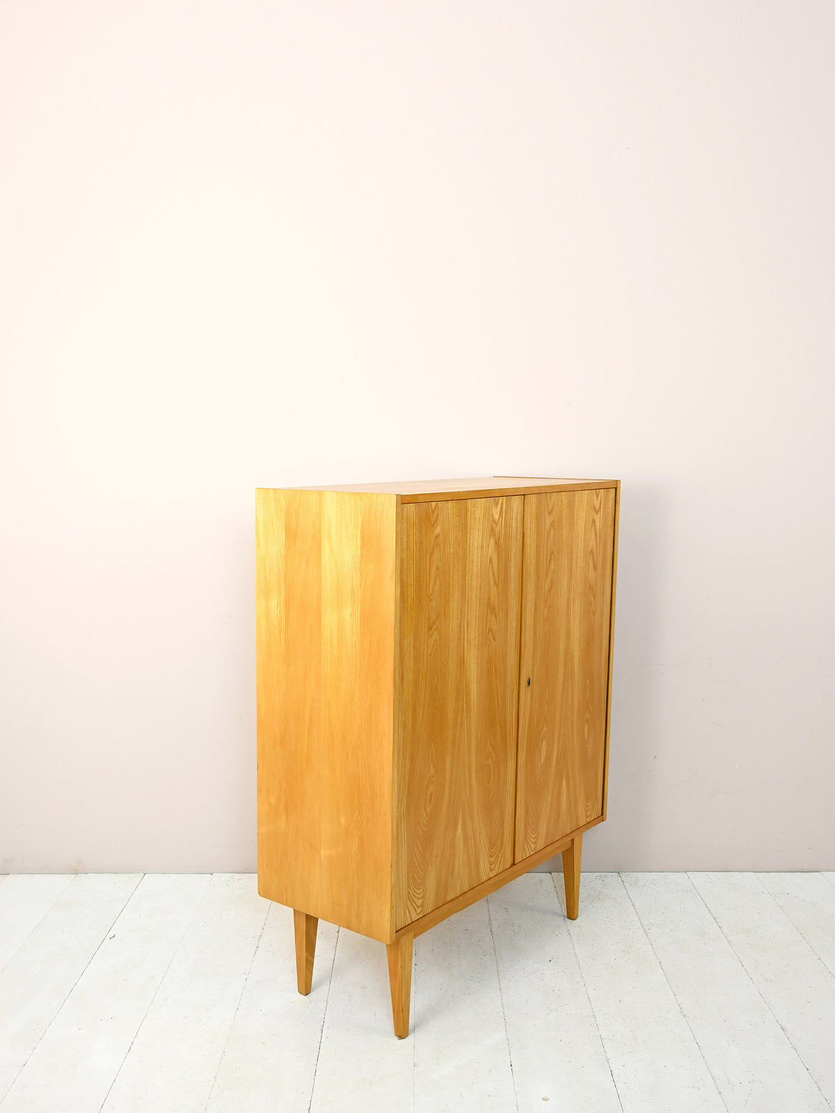 Mobile credenza vintage con doppia anta