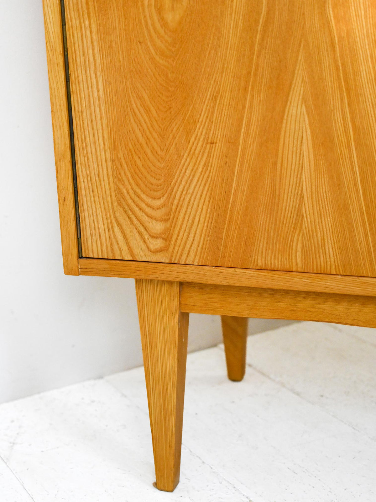 Mobile credenza vintage con doppia anta