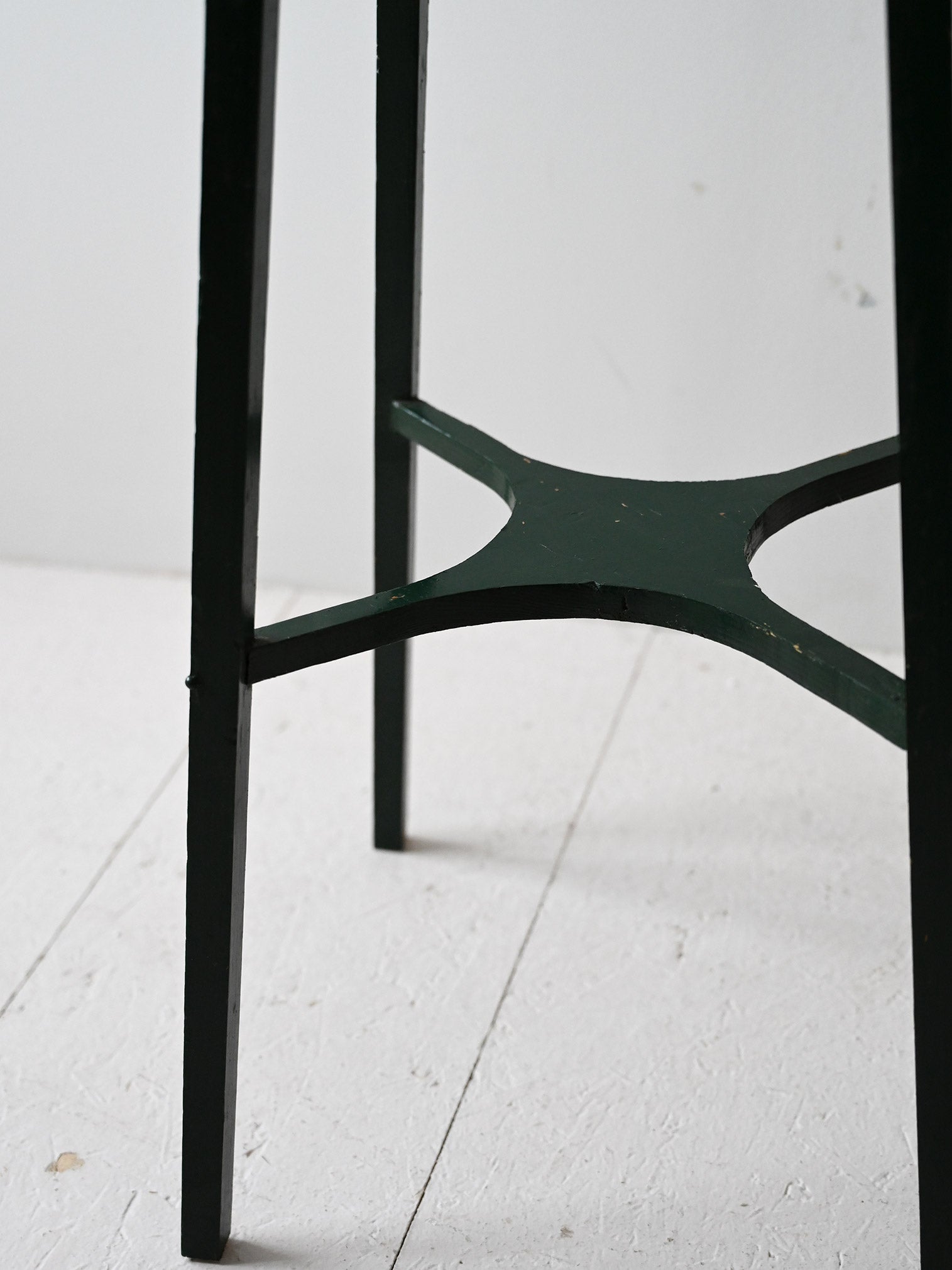 Piedistallo svedese vintage in legno dipinto verde 3