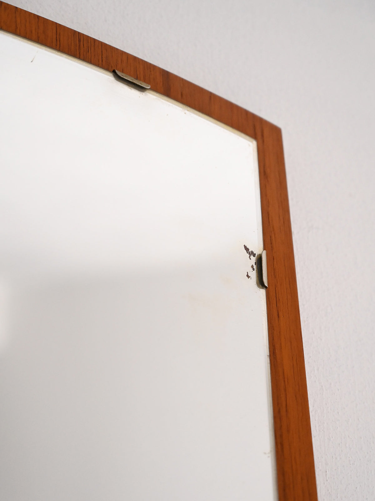 Specchio scandinavo vintage in teak anni ’60