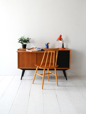 Sideboard scandinavo teak con dettagli neri