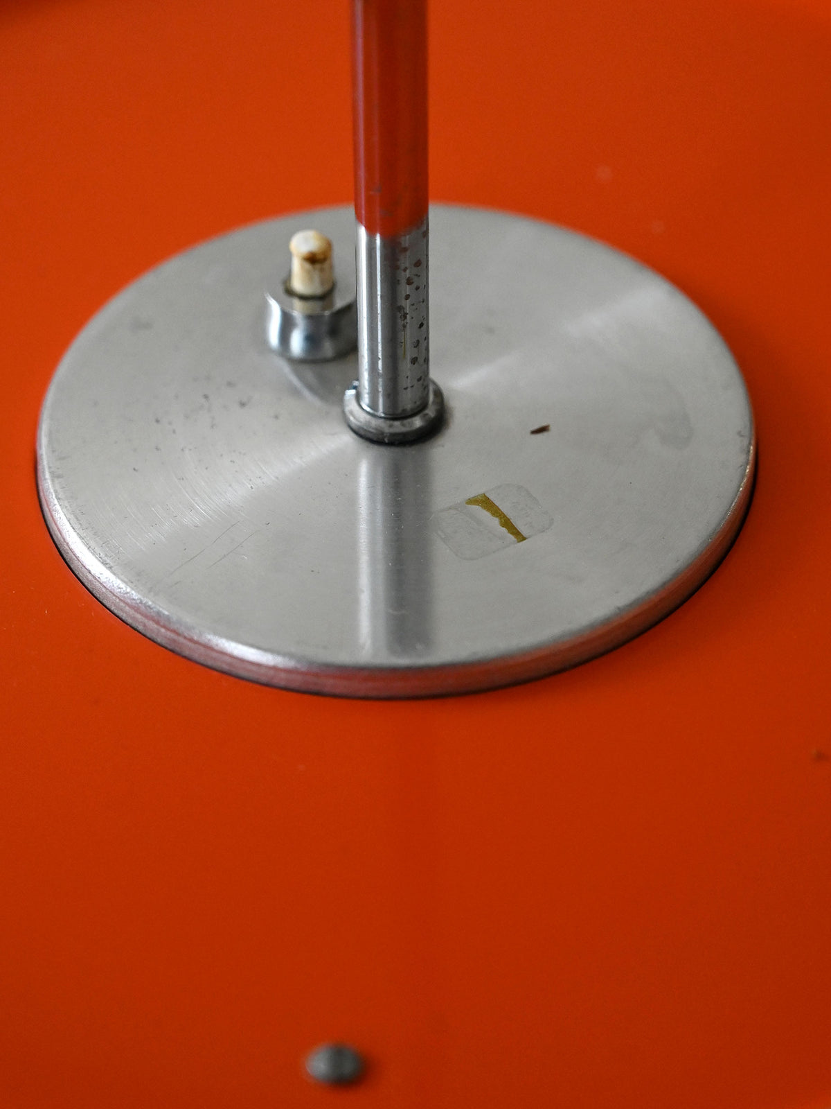 Lampadario rosso “Bumlingen” di Anders Pehrson