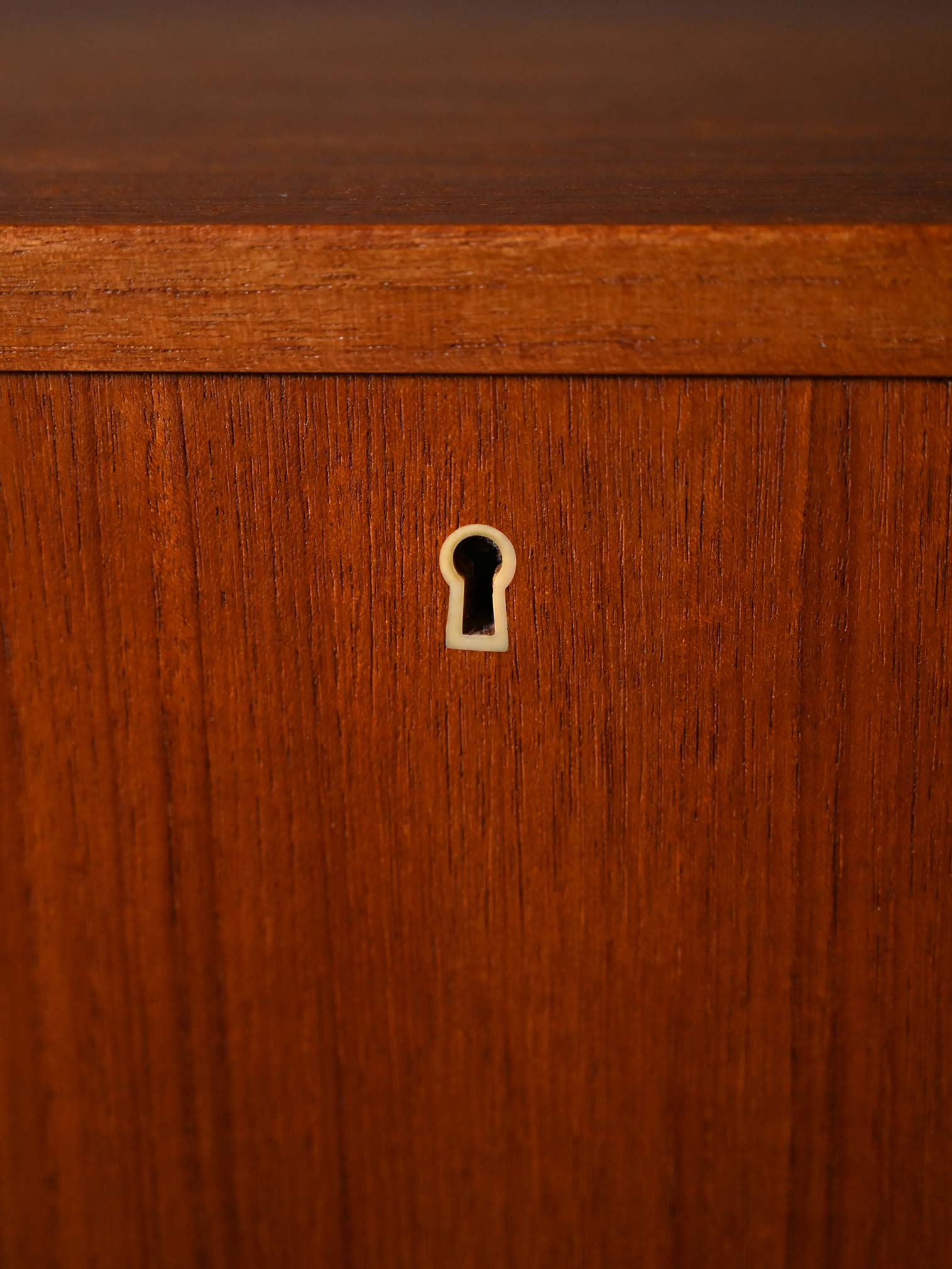 Cassettiera scandinava in teak 5