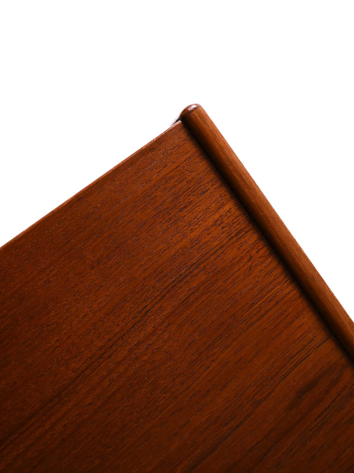 Sideboard scandinavo con ante a battente