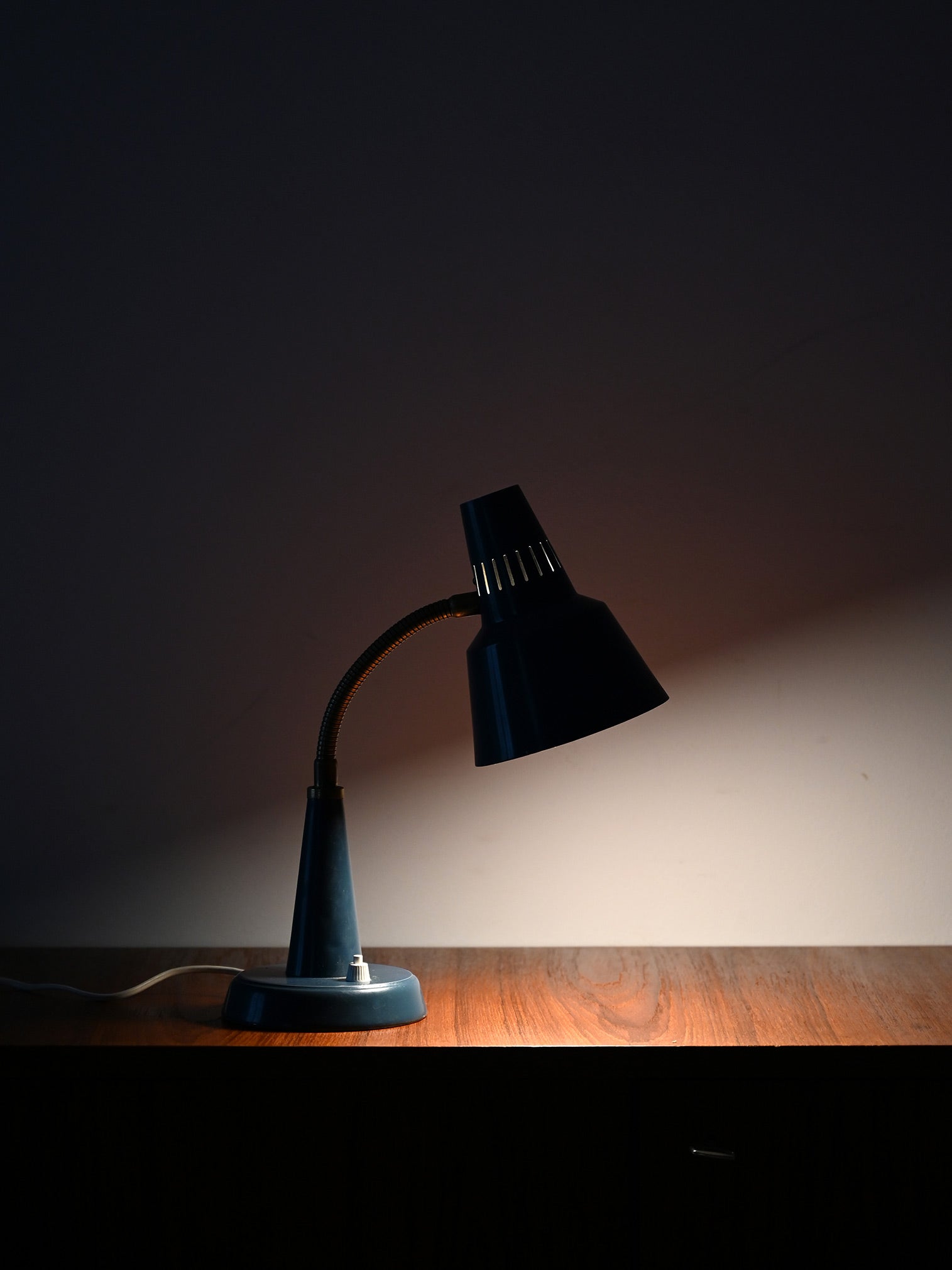 Lampada da tavolo scandinava vintage di Gemi 2