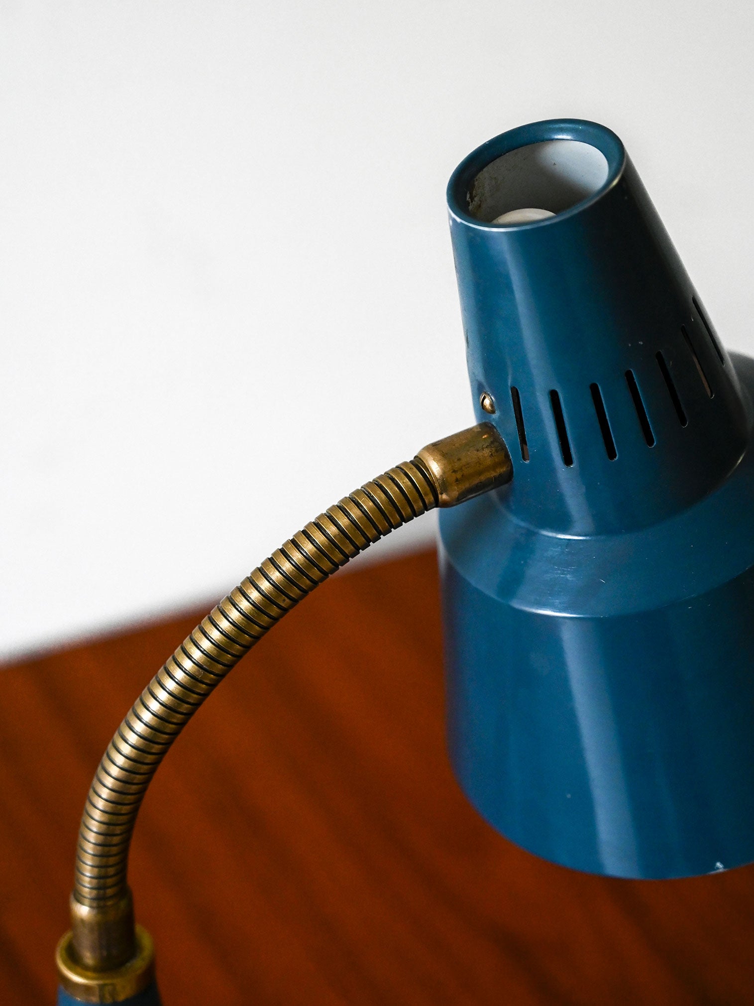 Lampada da tavolo scandinava vintage di Gemi 4