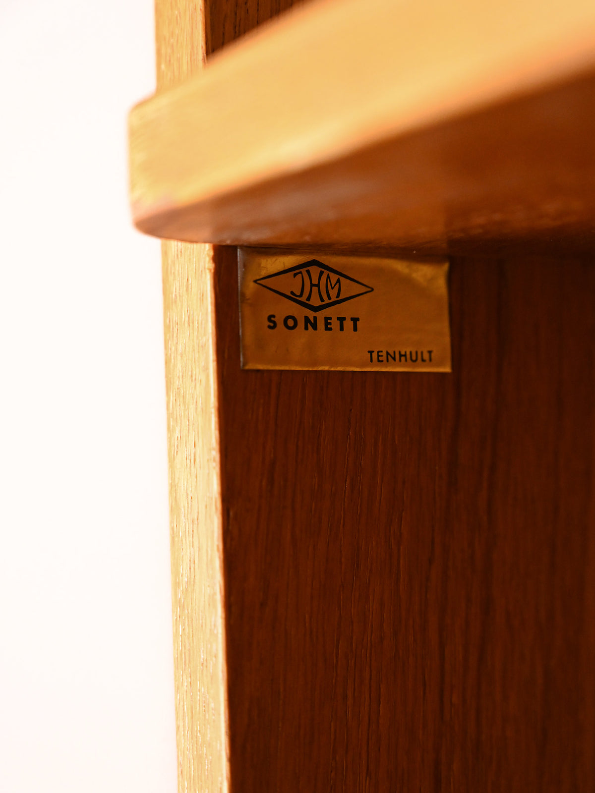 Libreria vintage con piano estraibile