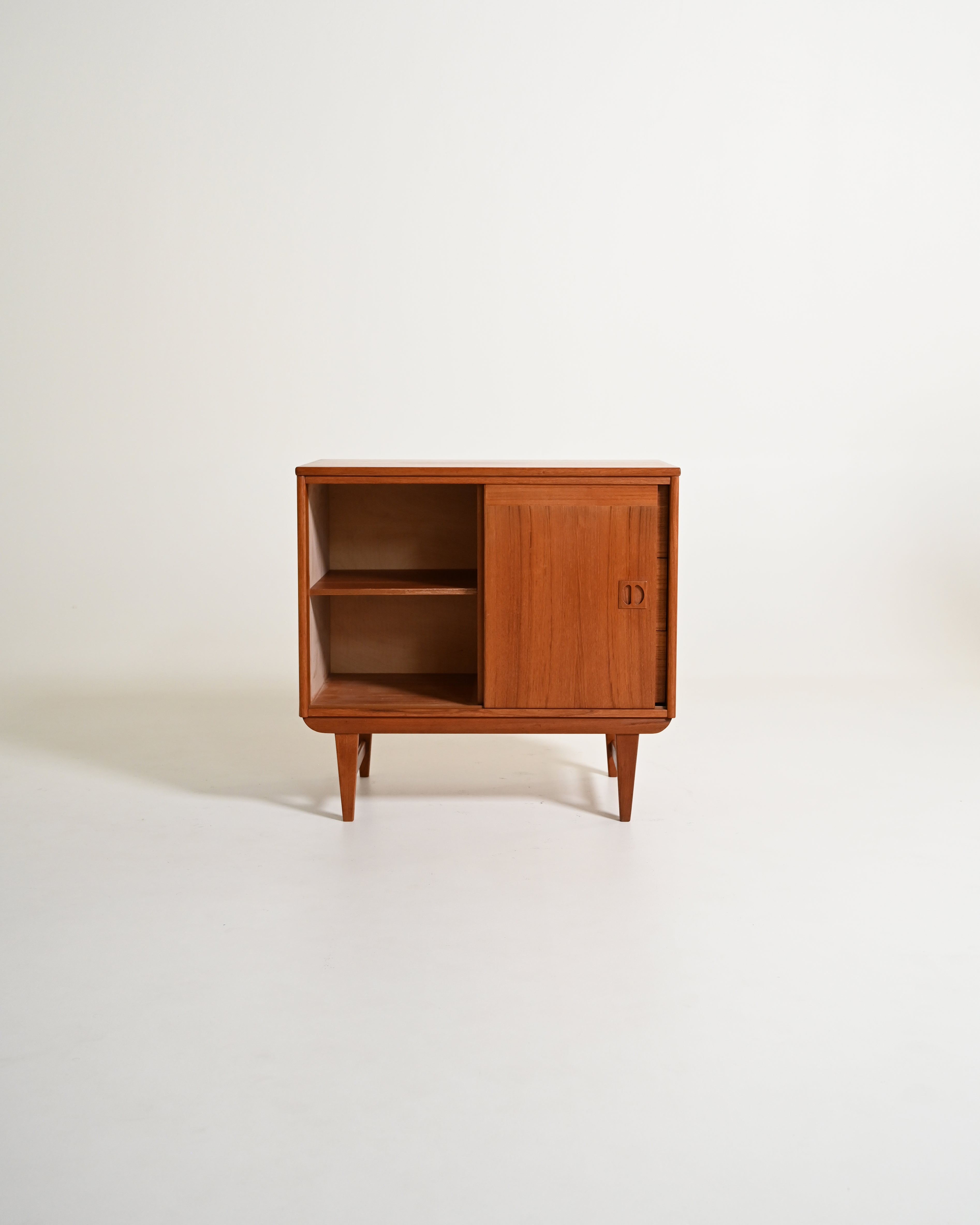 Cabinet in teak di AB AJFA Möbelfabrik, anni '60