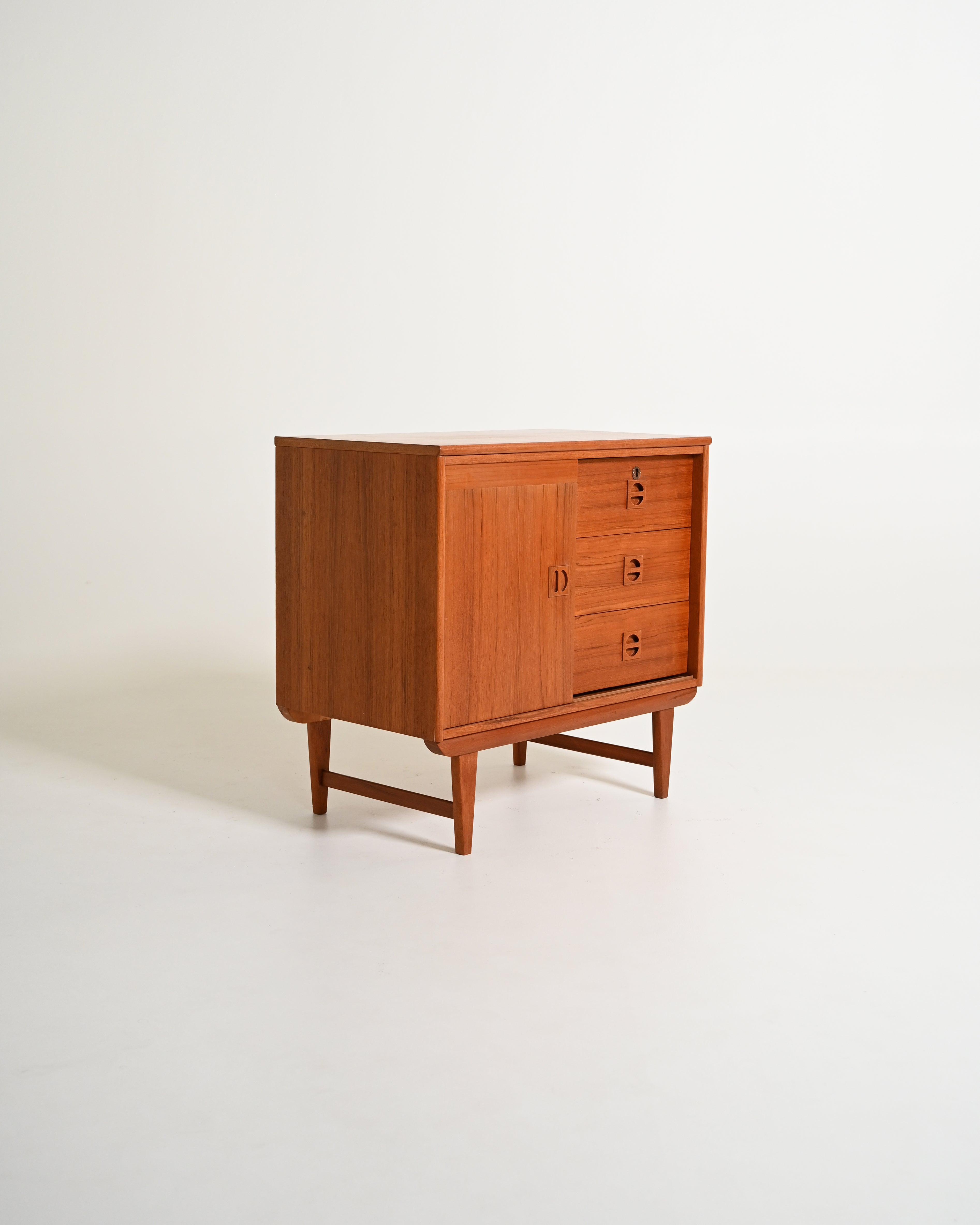 Cabinet in teak di AB AJFA Möbelfabrik, anni '60
