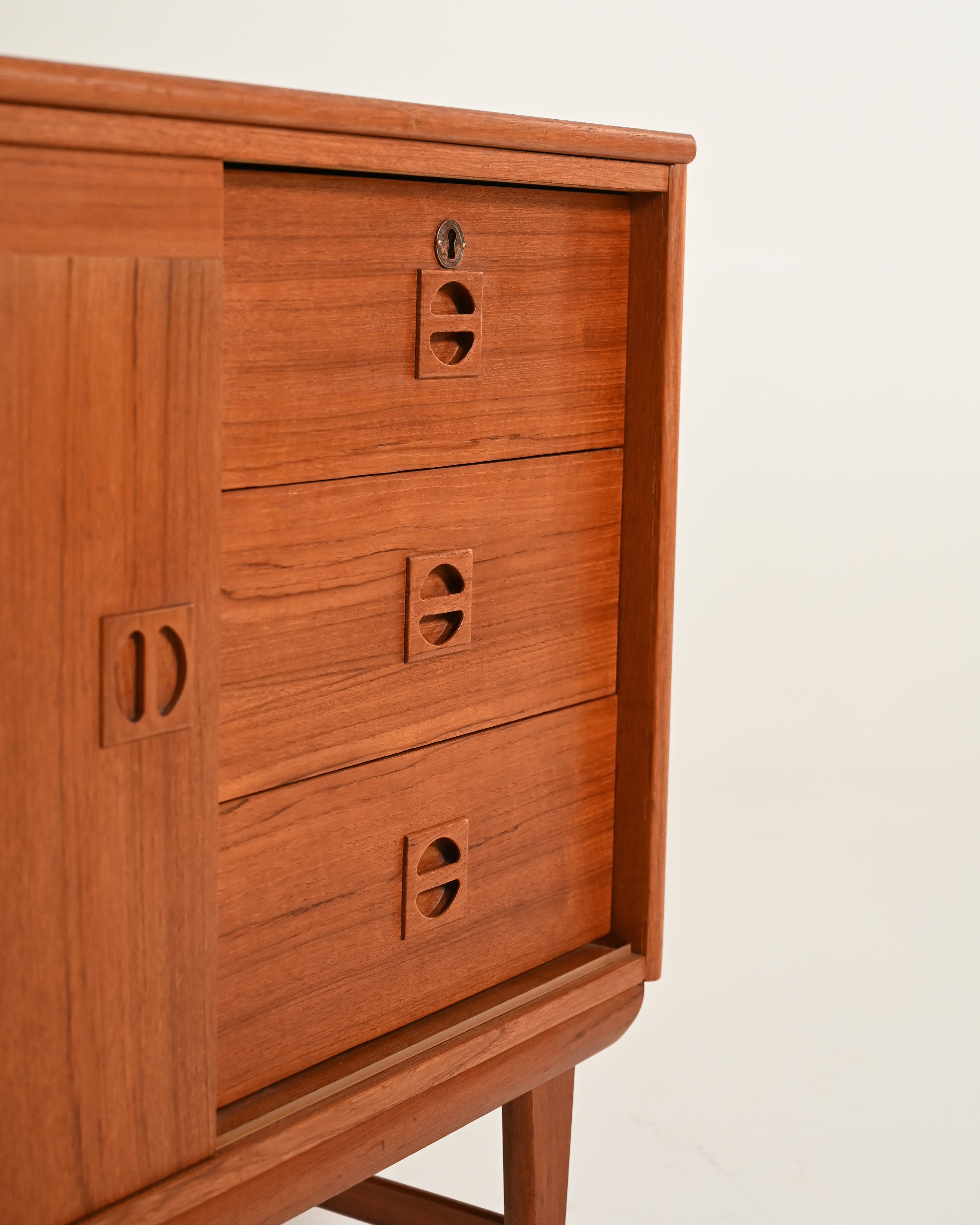 Cabinet in teak di AB AJFA Möbelfabrik, anni '60