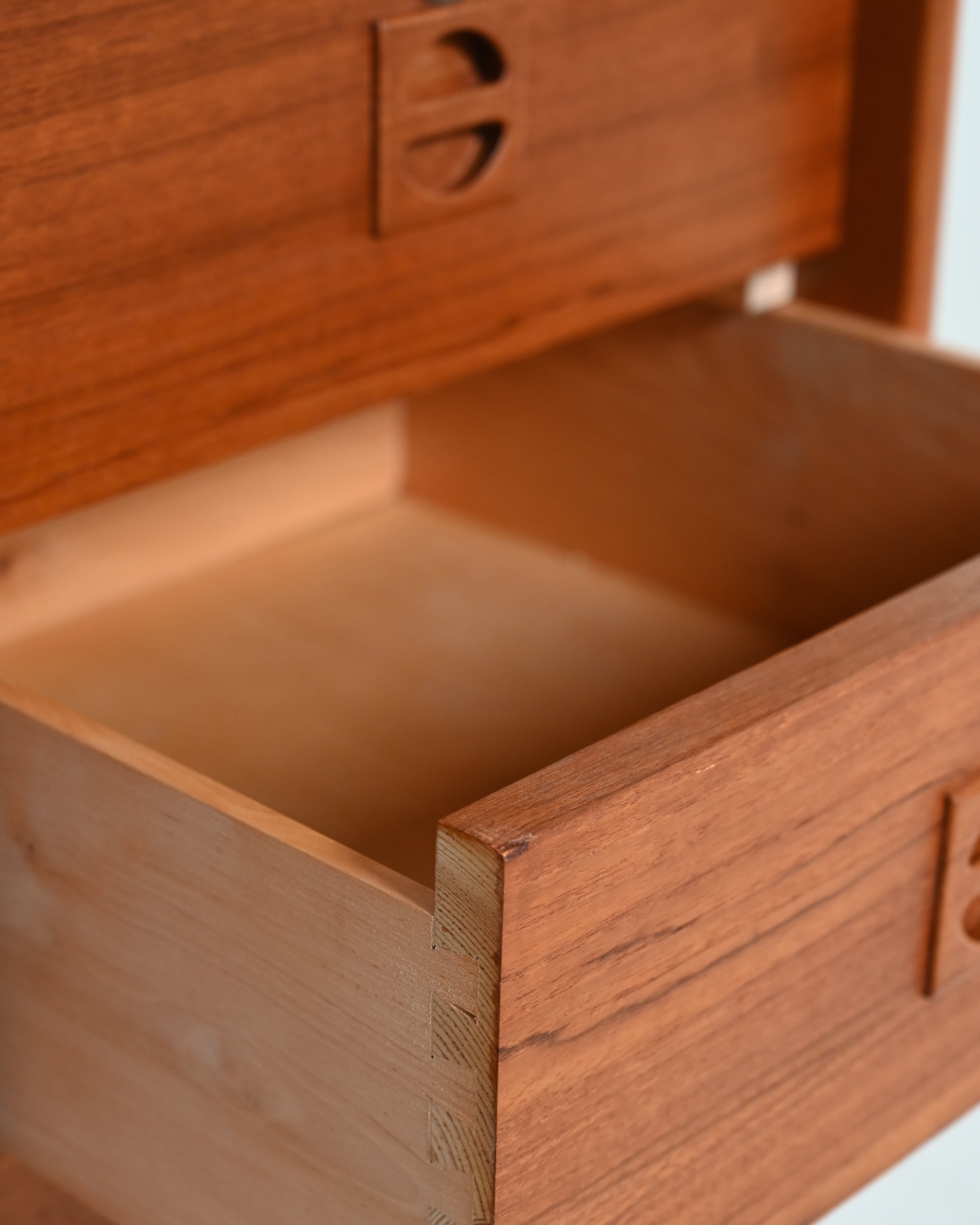 Cabinet in teak di AB AJFA Möbelfabrik, anni '60