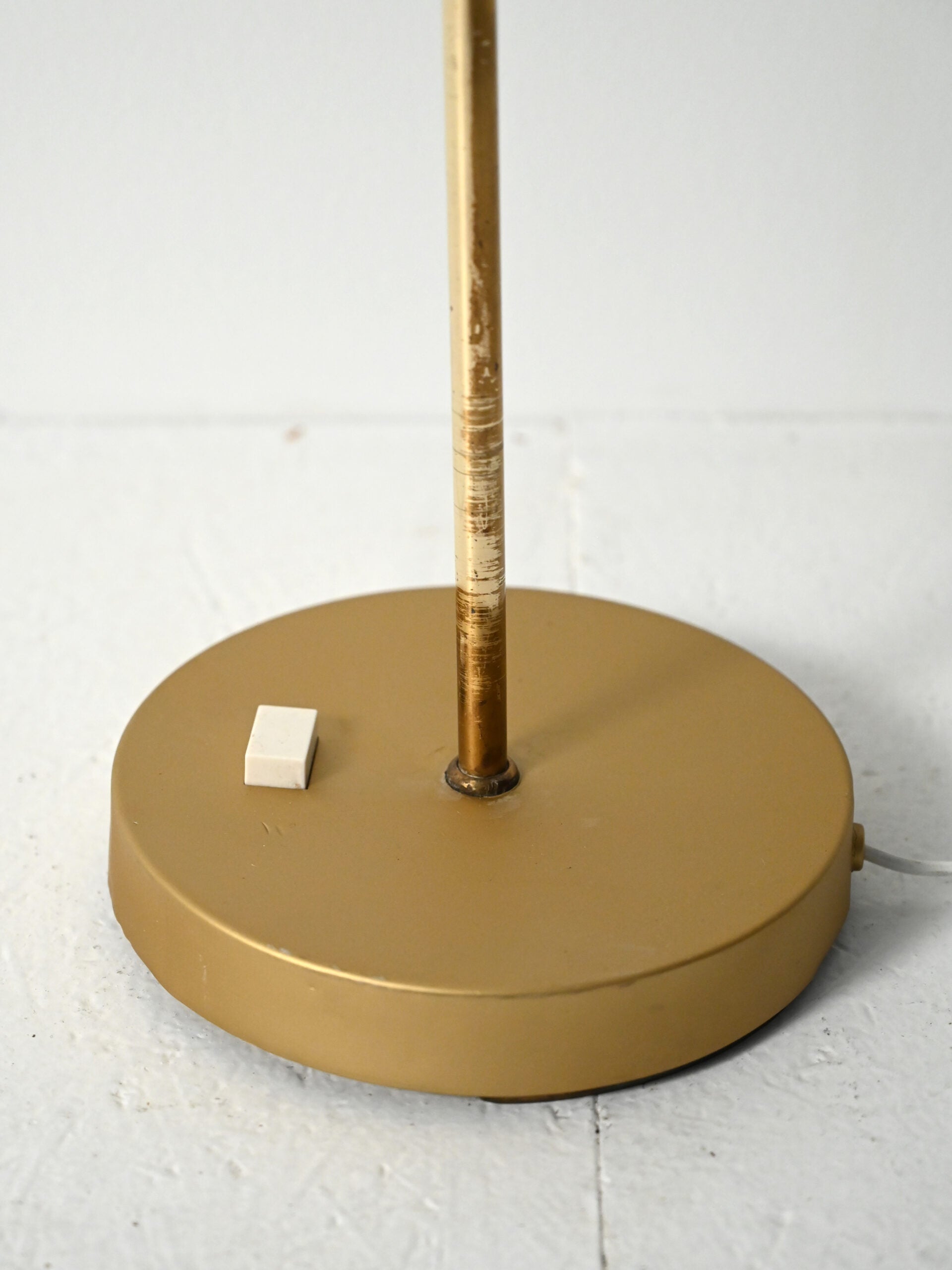 Lampada da terra scandinava in ottone e metallo cromato, anni 60/70 6