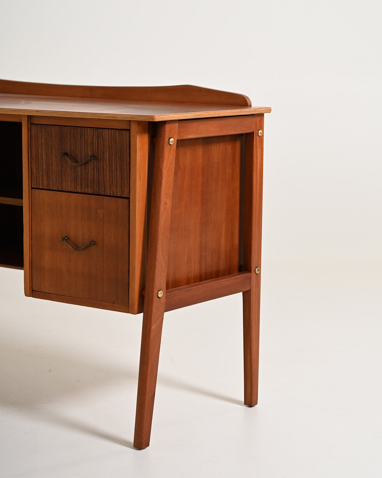 Scrivania scandinava in teak, anni '50