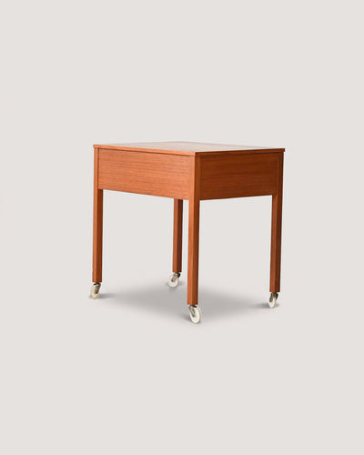 Mobiletto scandinavo anni '50 in teak con scomparti