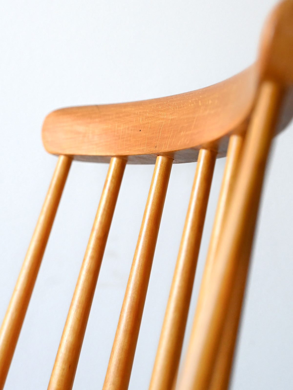 Sedia 'Pinnstol' svedese anni '60 – Seduta in teak e struttura in faggio