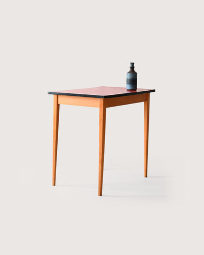 Tavolo da pranzo scandinavo anni '60 con top in formica rossa