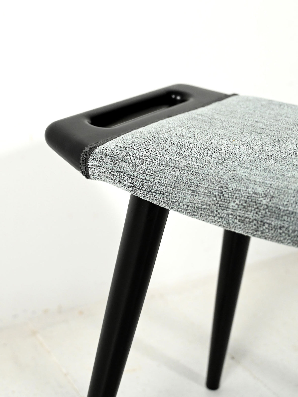 Sgabello scandinavo anni ’60 laccato nero