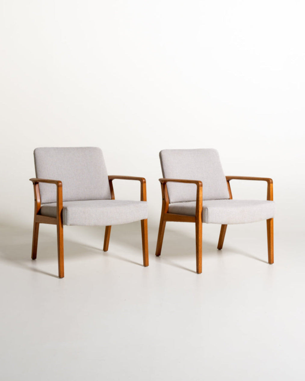 Coppia di poltrone scandinave in rovere, anni ’60