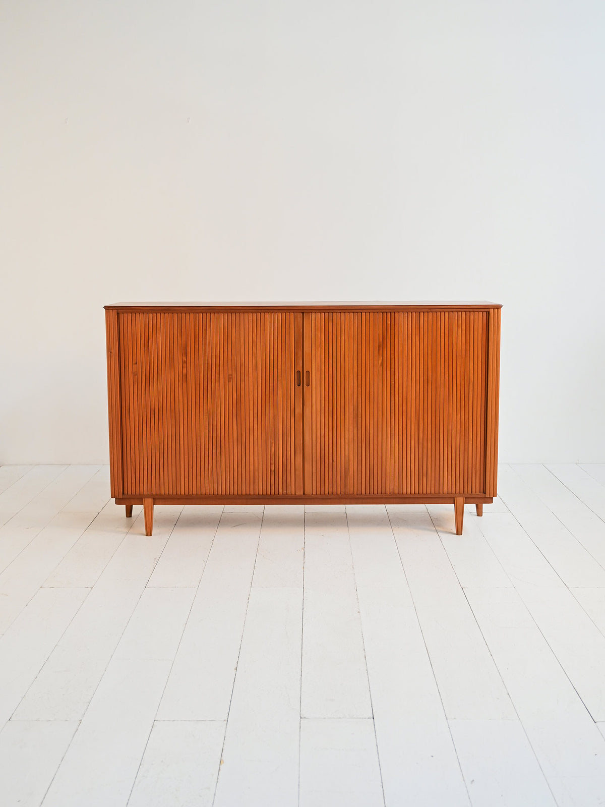 Highboard a serrandina in teak scandinavo anni ’60