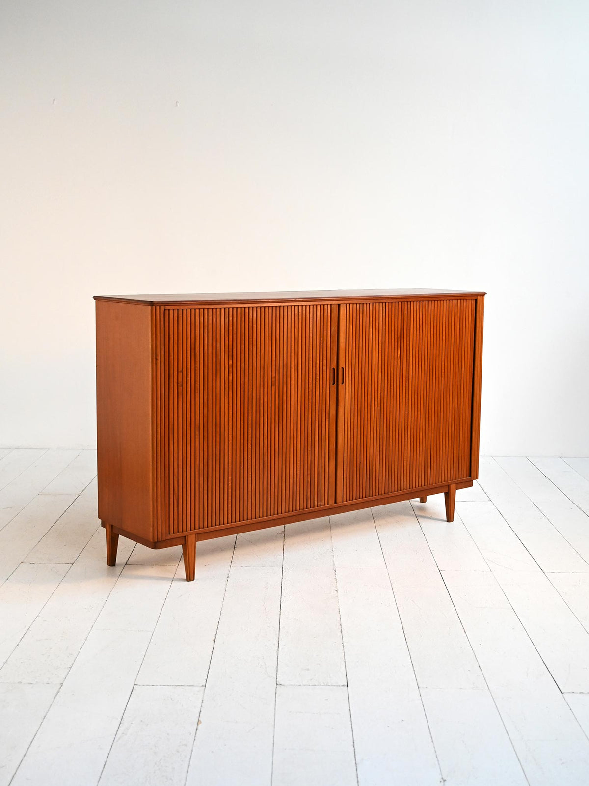 Highboard a serrandina in teak scandinavo anni ’60