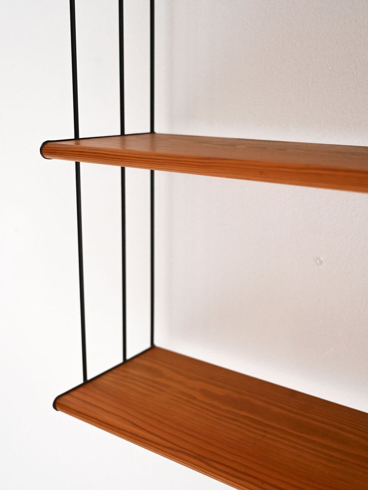 "Hylla" scandinava vintage anni 60 in rovere e ferro