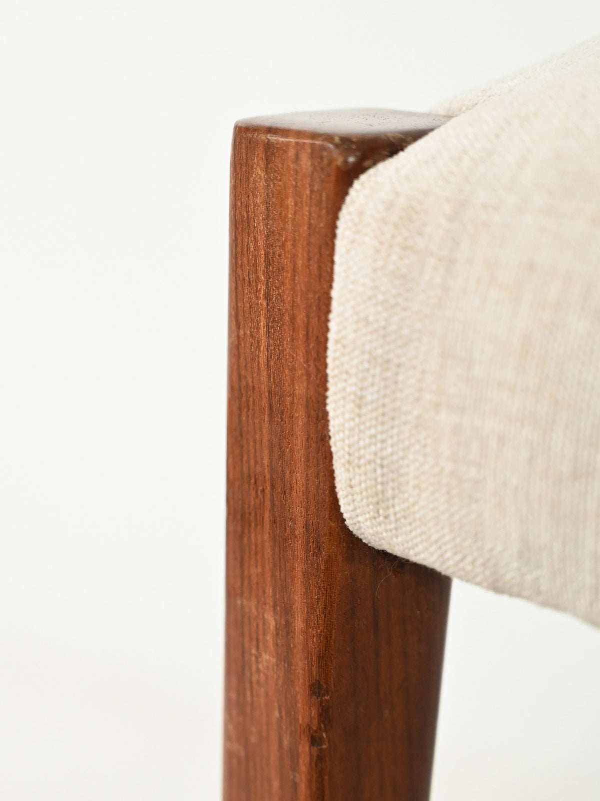 Set di sei sedie scandinave in teak anni ’60