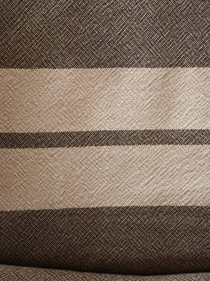Poltrona GE 375 di Hans Wegner con poggiapiedi 7