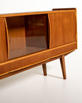 Sideboard scandinavo in teak con anta in vetro, anni '50-'60