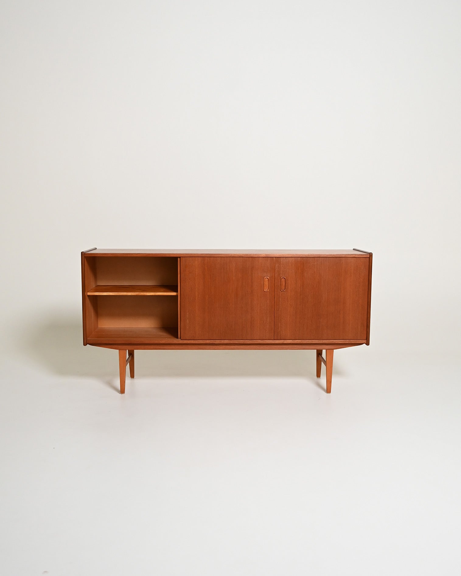 Sideboard scandinavo in teak con cassetti a tegola, anni '60