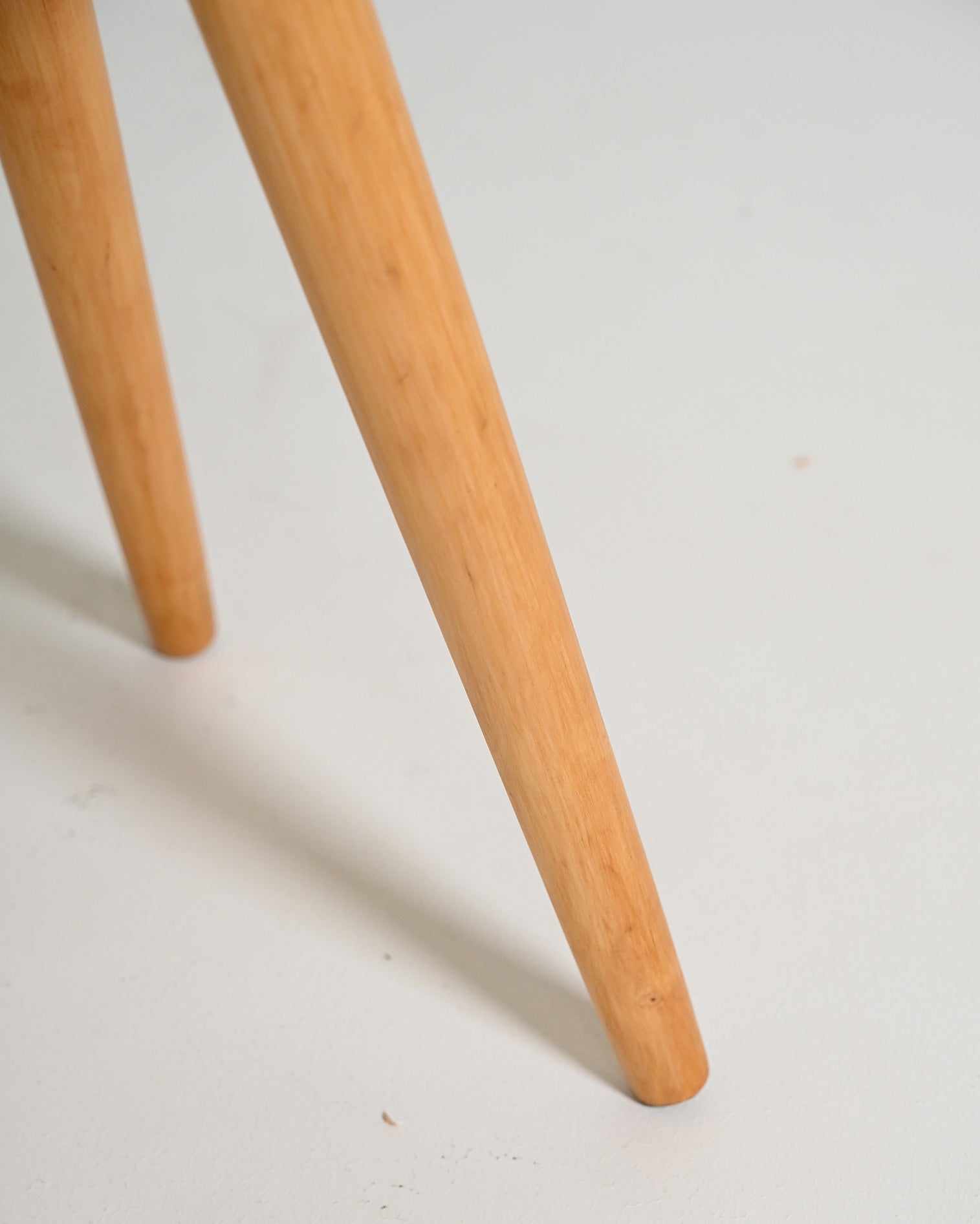 Sgabello scandinavo con seduta rotonda, anni '50/'60