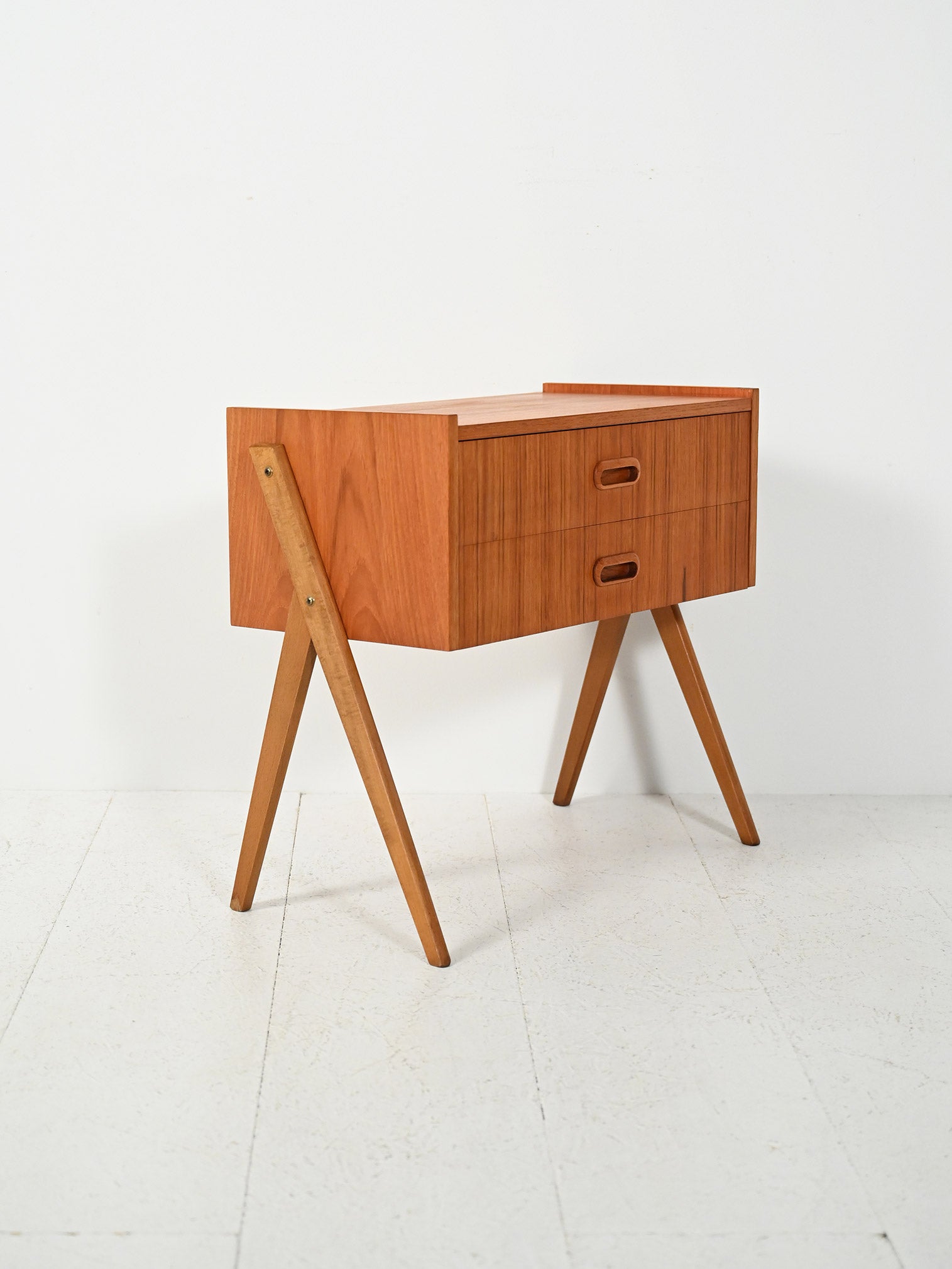 Comodino scandinavo in teak con due cassetti, anni Sessanta 2
