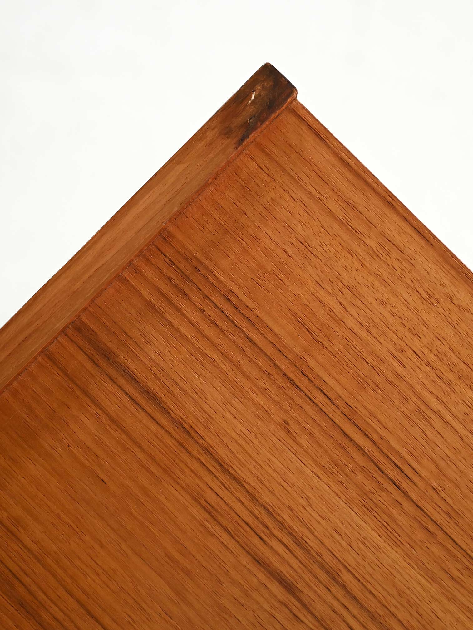 Comodino scandinavo in teak con due cassetti, anni Sessanta 8