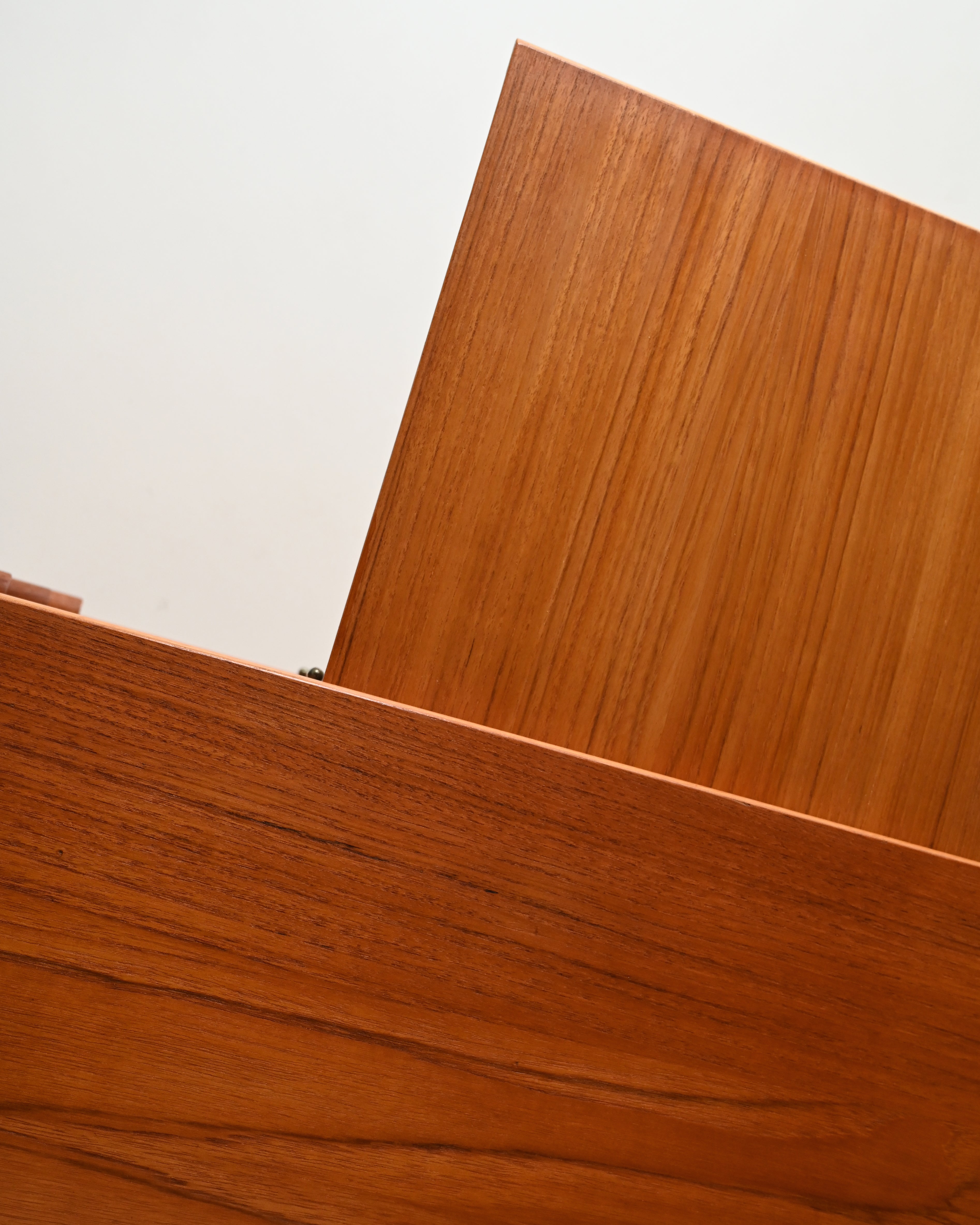 Libreria scandinava con con cabinet, anni '60