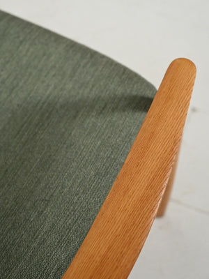 Poltrona scandinava in rovere e lana verde salvia 3