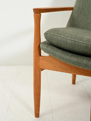 Poltrona scandinava in rovere e lana verde salvia 6