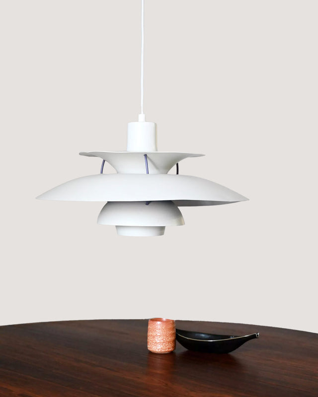Lampada a sospensione ‘PH5’ di Poul Henningsen per Louis Poulsen