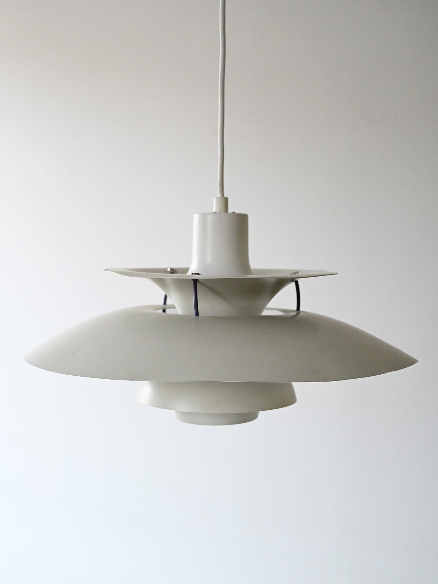 Lampada a sospensione ‘PH5’ di Poul Henningsen per Louis Poulsen 2