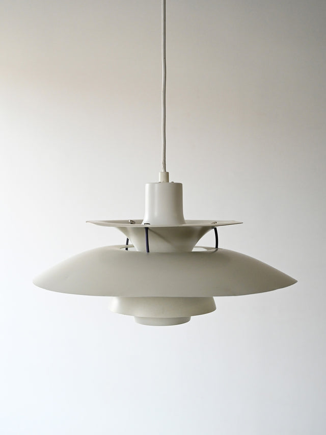 Lampada a sospensione ‘PH5’ di Poul Henningsen per Louis Poulsen