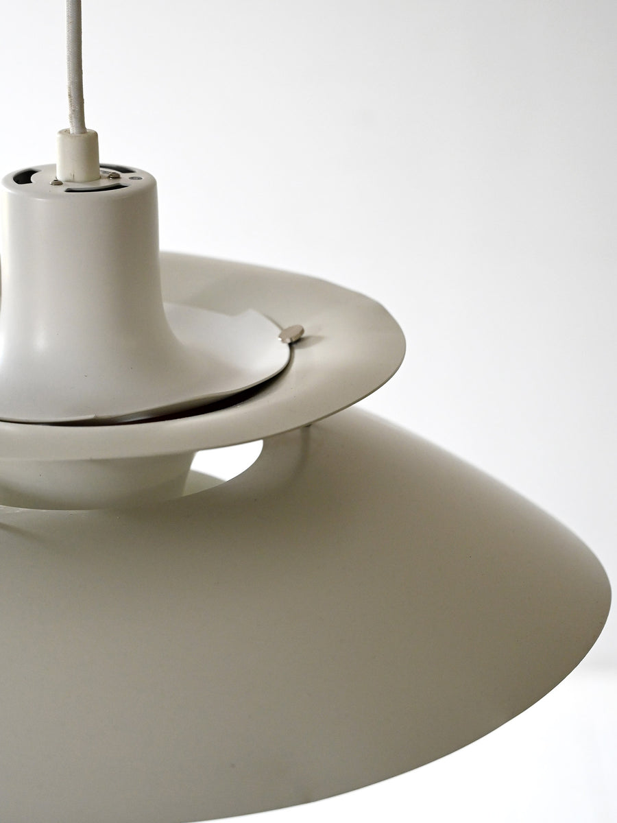 Lampada a sospensione ‘PH5’ di Poul Henningsen per Louis Poulsen