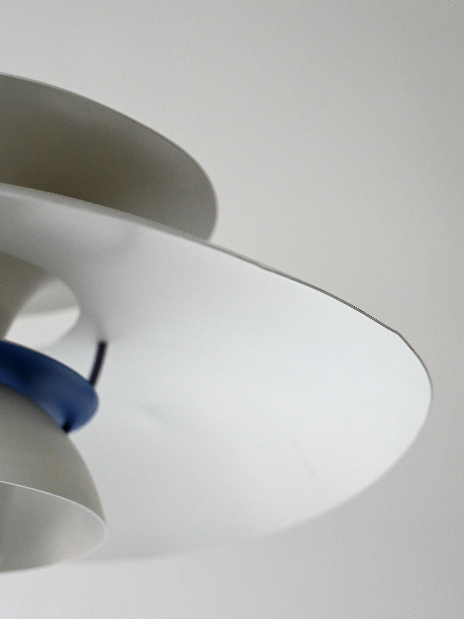 Lampada a sospensione ‘PH5’ di Poul Henningsen per Louis Poulsen 9