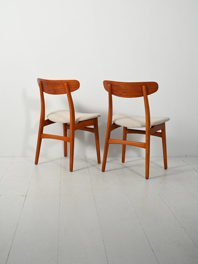 Coppia di sedie scandinave vintage con schienale a mezzaluna