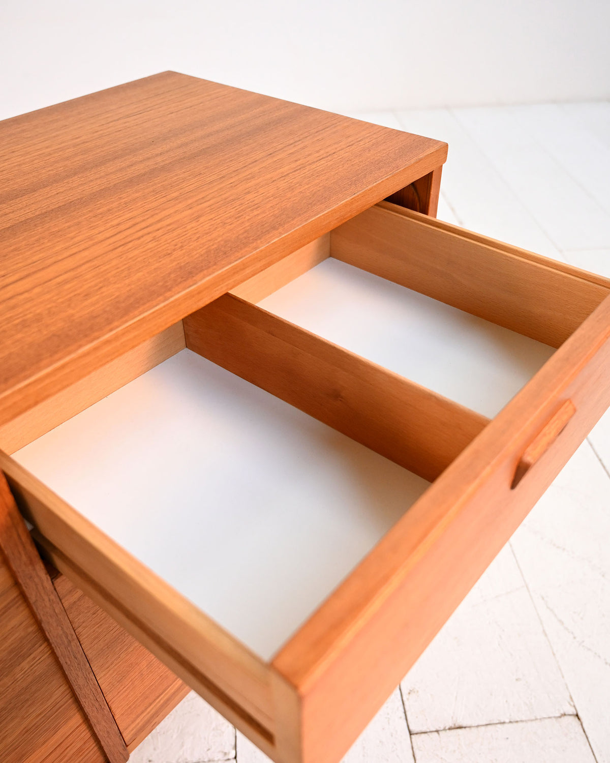 Sideboard scandinavo in teak con ante a serranda, anni ’60