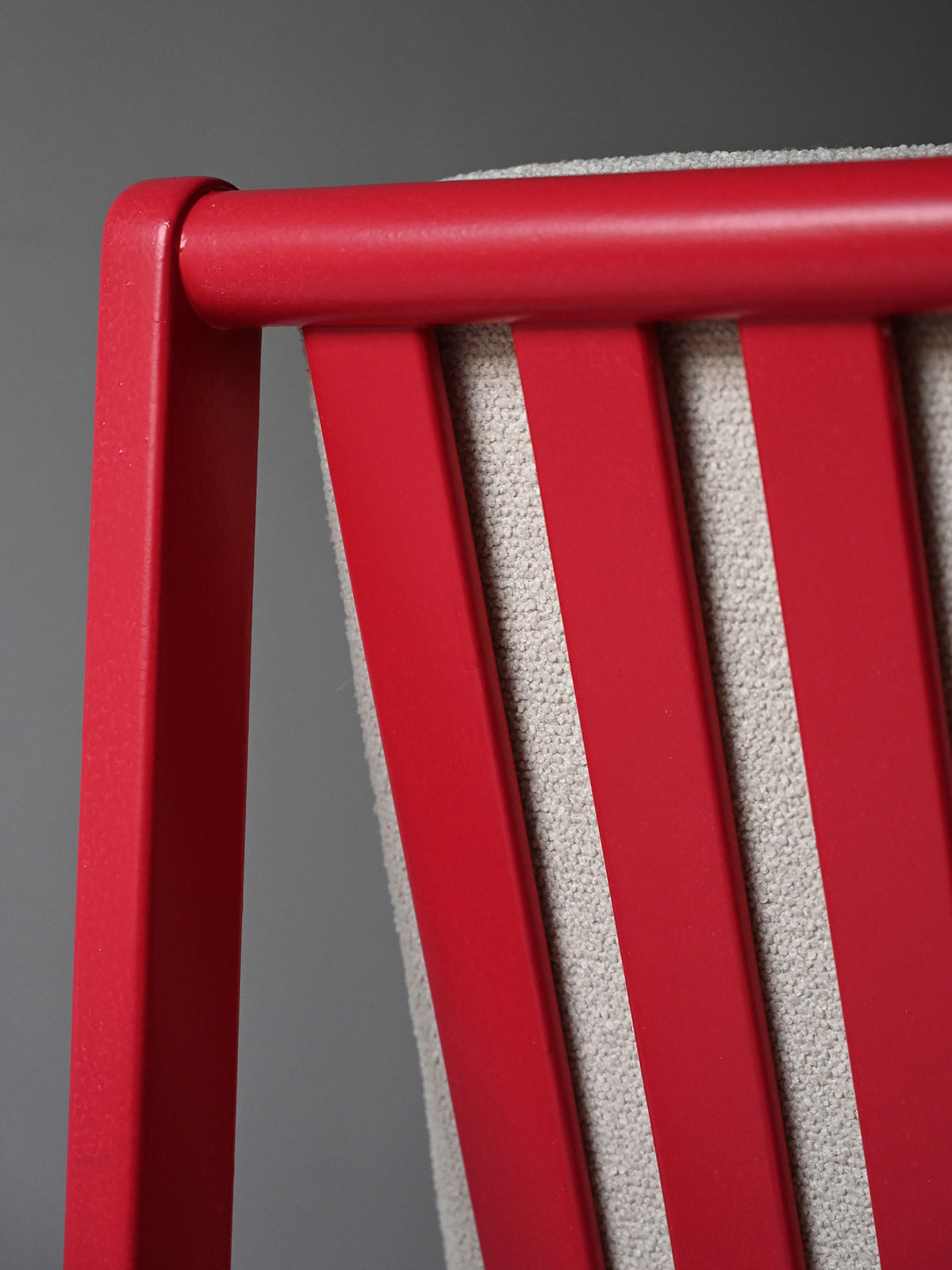 Coppia poltrone scandinave vintage rosso ciliegia