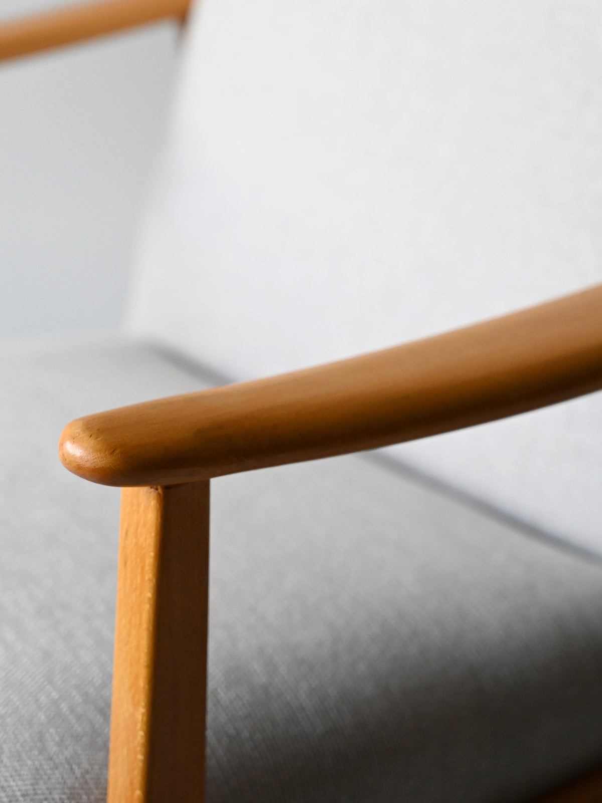 Coppia poltrone scandinave mid-century in rovere