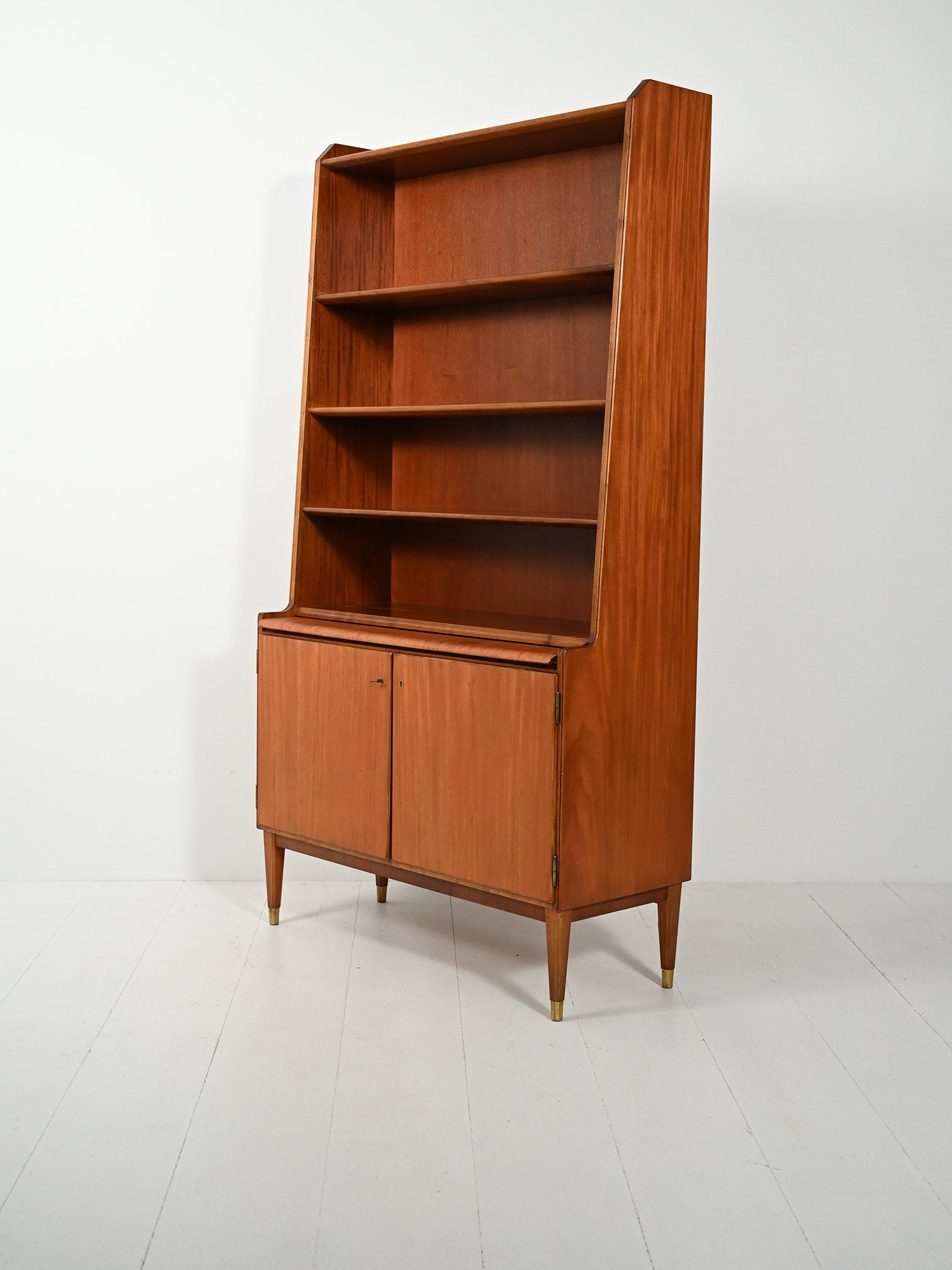 Libreria vintage di Bodafors con scrittoio estraibile 4