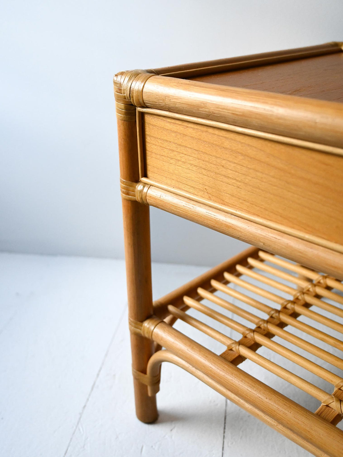 Coppia comodini DUX in bambù e rattan intrecciato