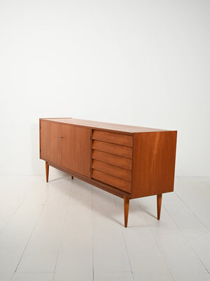 Sideboard scandinavo con cassetti a tegola anni 50 4